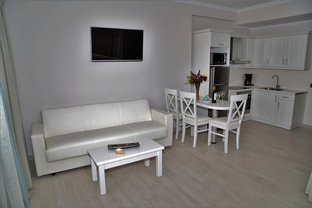 Paralia Luxury Suites Agios Stefanos Avliotes  Zewnętrze zdjęcie